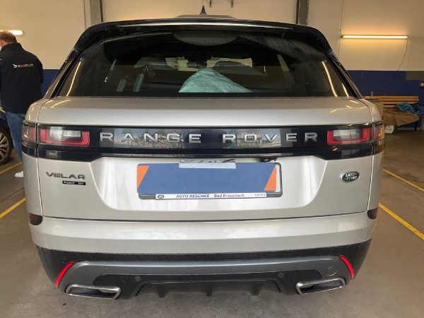 2018 Land Rover Range Rover Velar 3.0 V6 R-Dynamic SE - Image 7