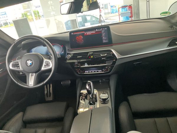 2022 BMW 5er M550i xDrive Petrol - Image 4
