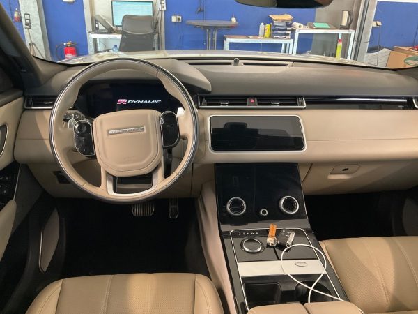 2018 Land Rover Range Rover Velar 3.0 V6 R-Dynamic SE - Image 2