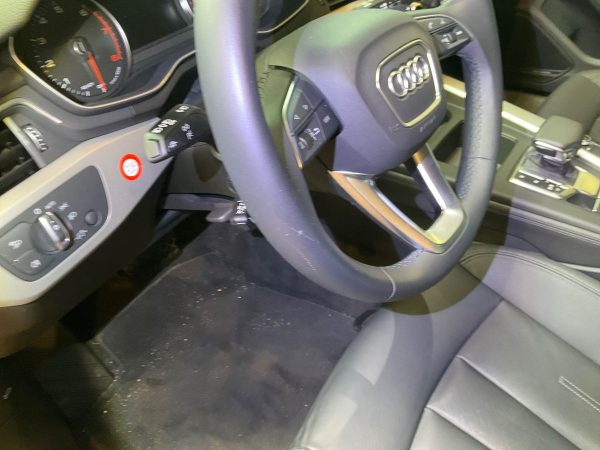 2022 Audi A4 35 TFSI Advanced Leather - Image 2